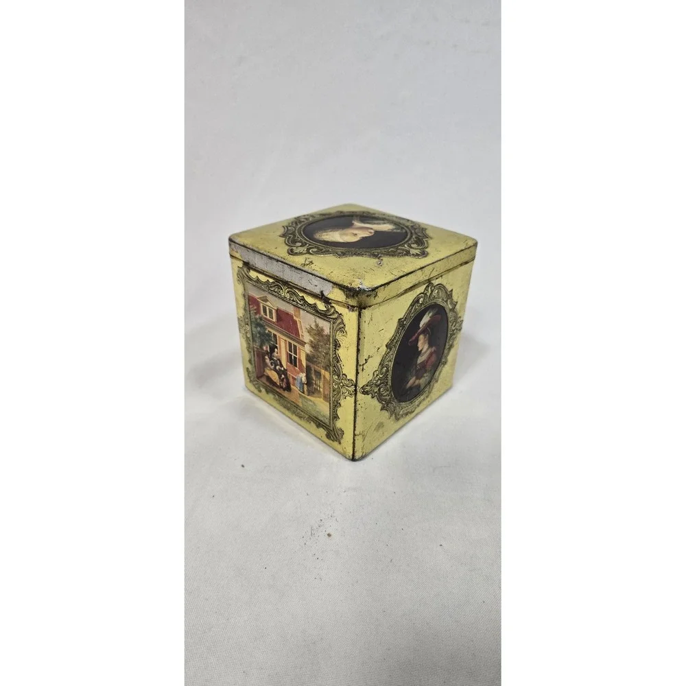 Vtg Victorian style Parisian Florentine mid century tin container Holland